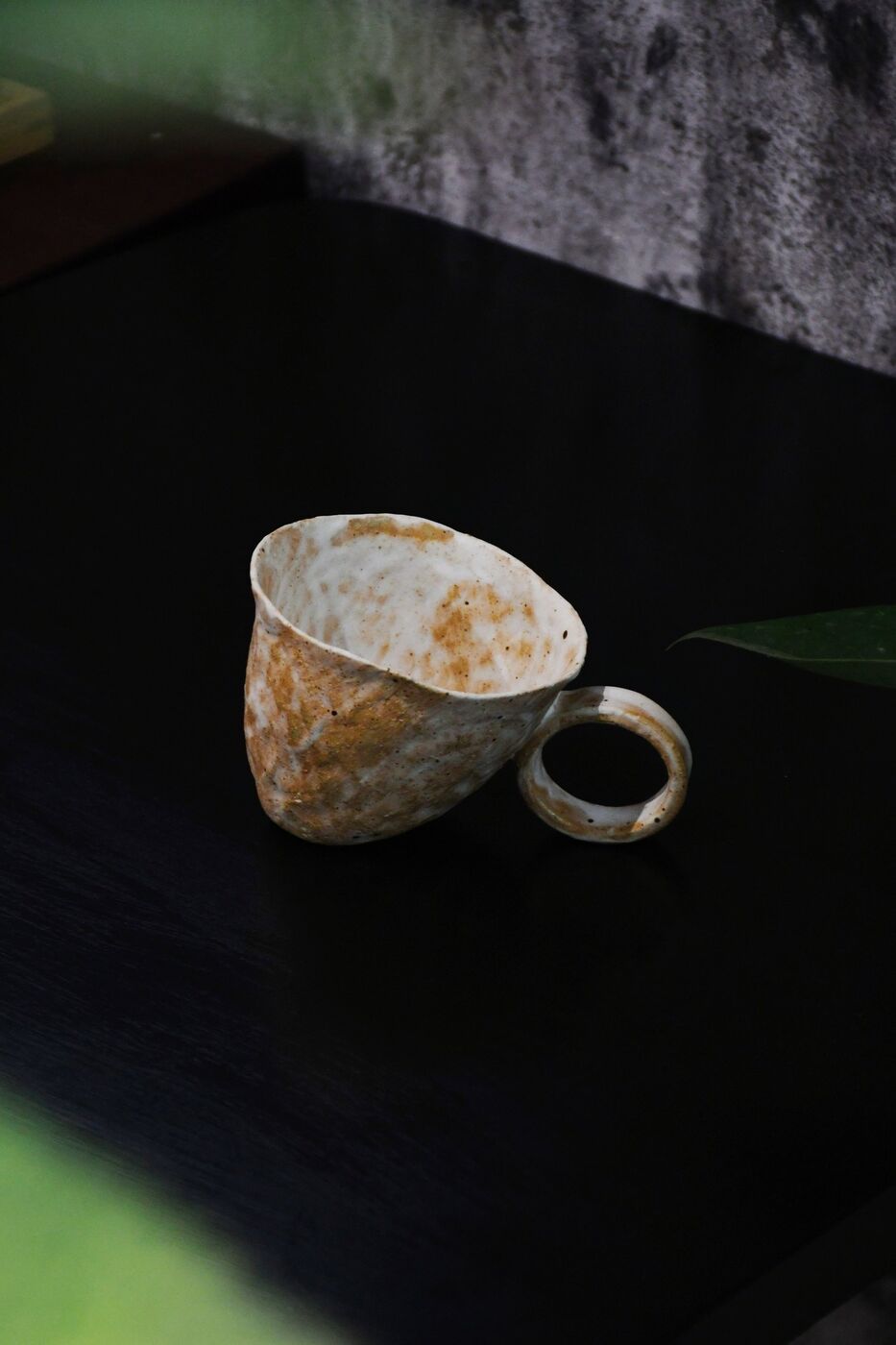 Half-Lying Cup, Brushed white